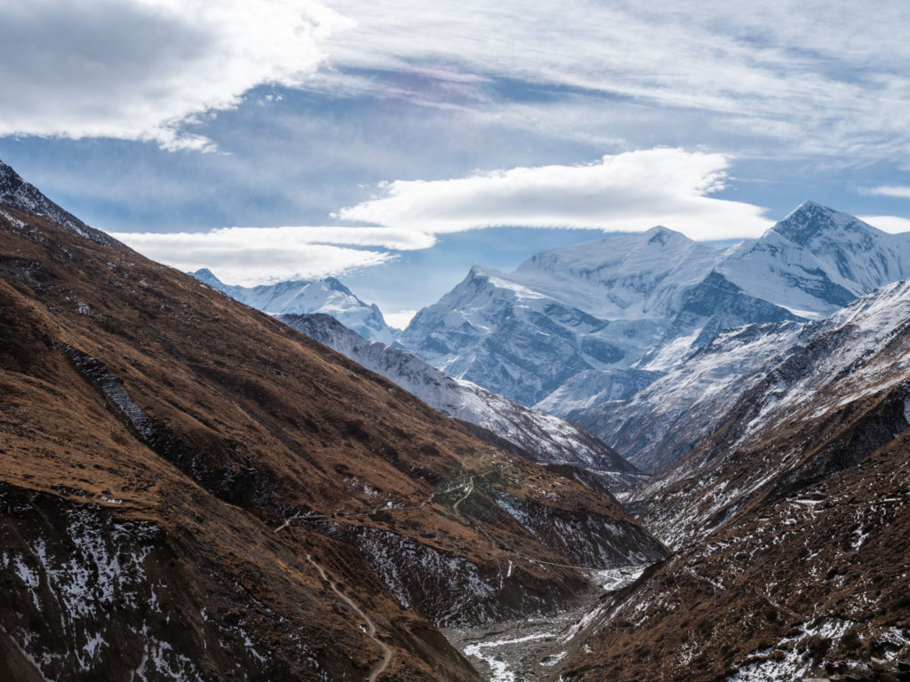 Wzrasta świadomość różnych wypadków, nie tylko w mieście, ale i górach. Z tego też powodu ubezpieczenie w góry jest chętnie wybierane nie tylko przez wykwalifikowanych himalaistów, czy alpinistów, ale też zwykłych turystów, którzy zdają sobie sprawę ze środowiska, w które się udają.